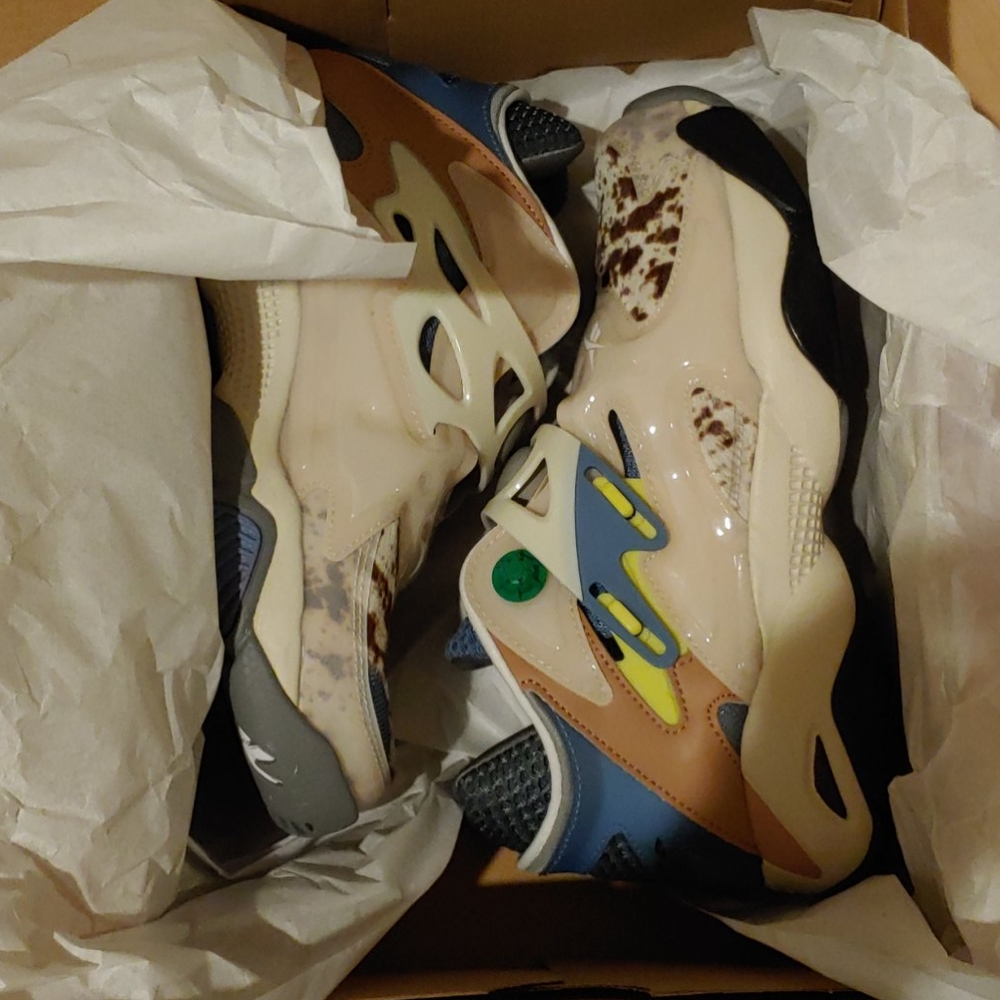 Reebok pump court